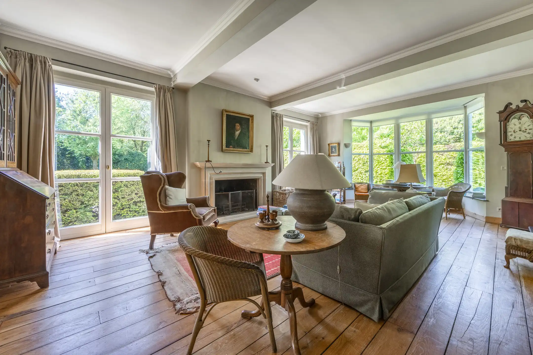 Unieke parel op royaal perceel (3.877 m²) met bouwgrond foto 7