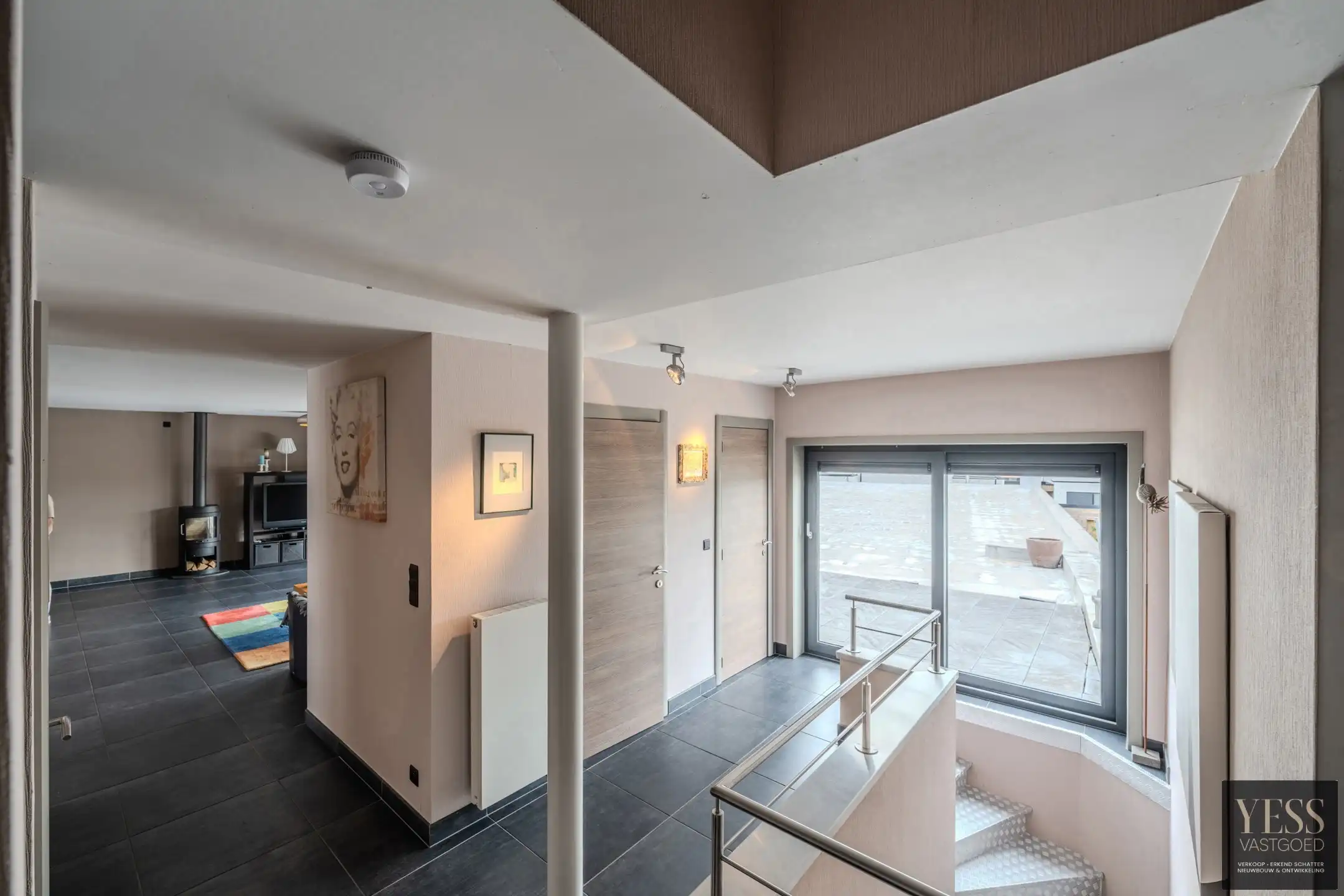 Uniek penthouse + magazijn/atelier en ruim terras Oudenburg! foto 9