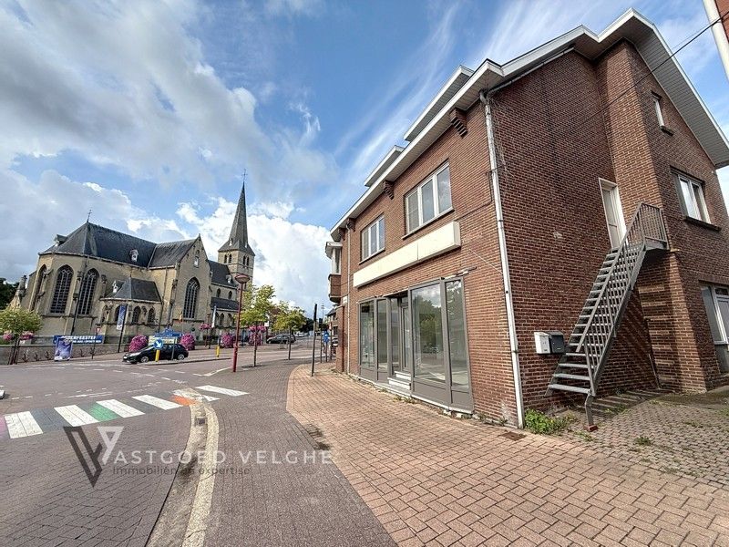 Te renoveren handelspand met duplex appartement op zichtlocatie foto 38