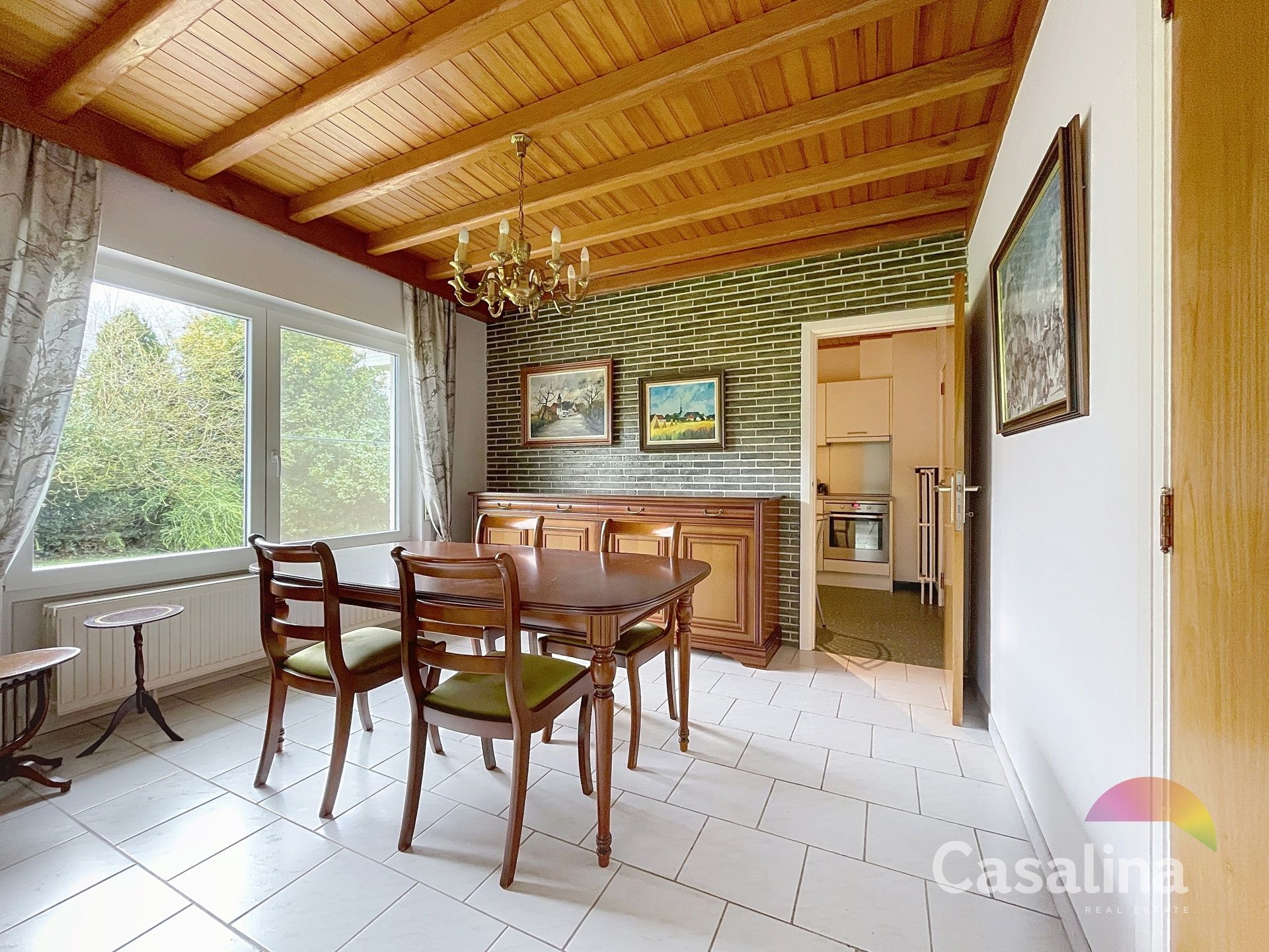 Charmante bungalow met potentieel op toplocatie!  foto 4