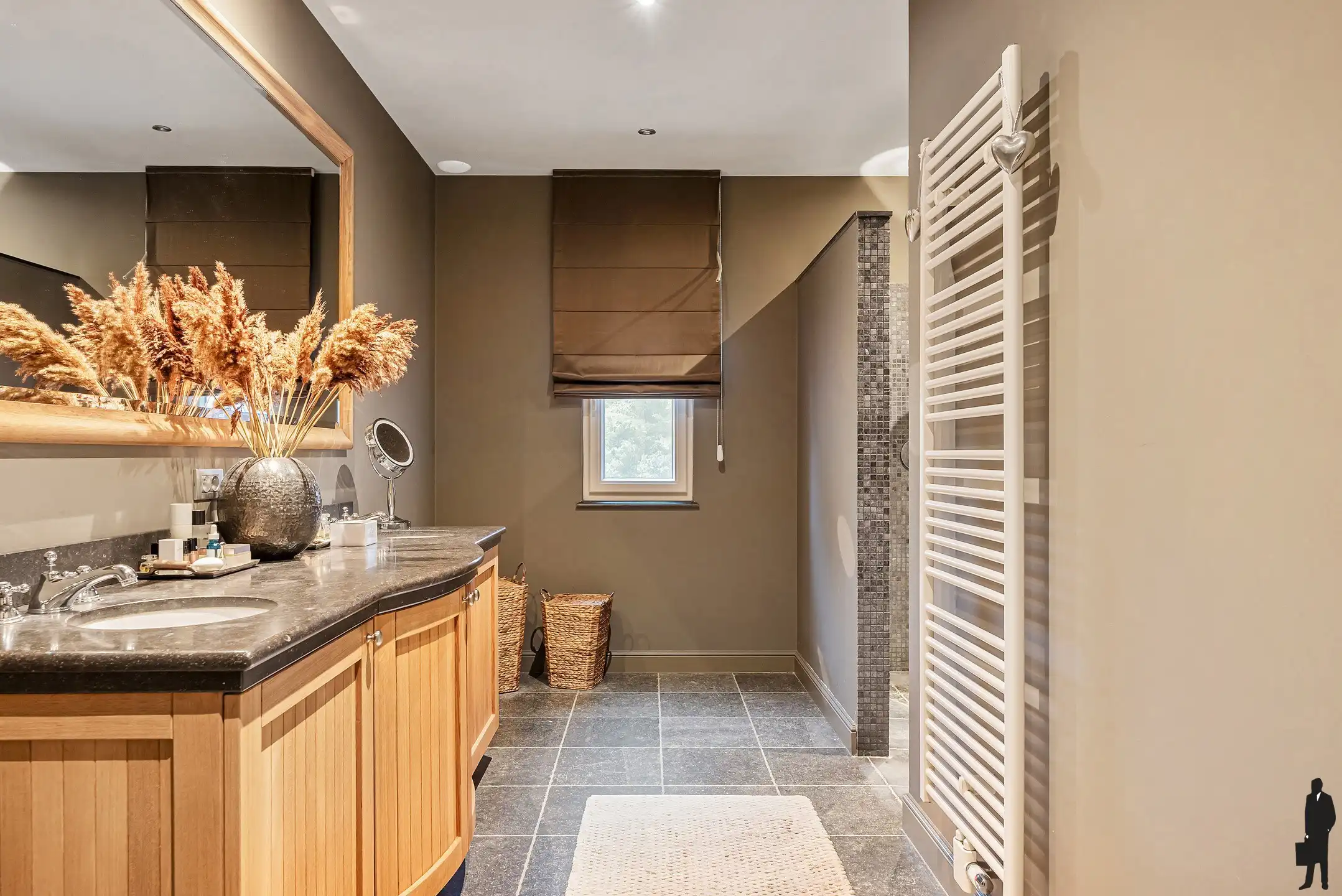 Villa van 600 m² met o.a. 4 slpk. en 3 badk.  foto 17