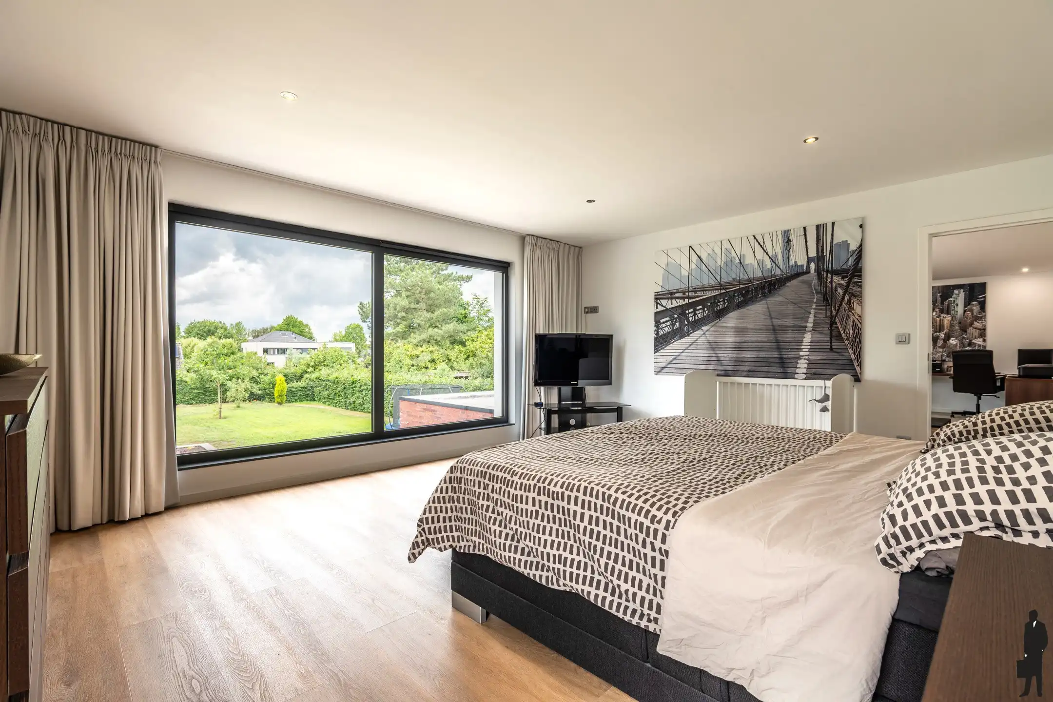 Ruime woning met multifunctionele studio foto 18