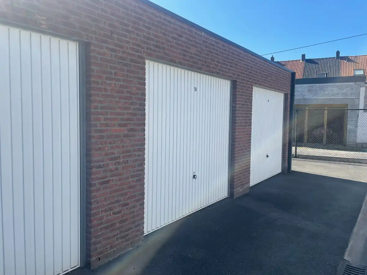 GARAGE foto 2