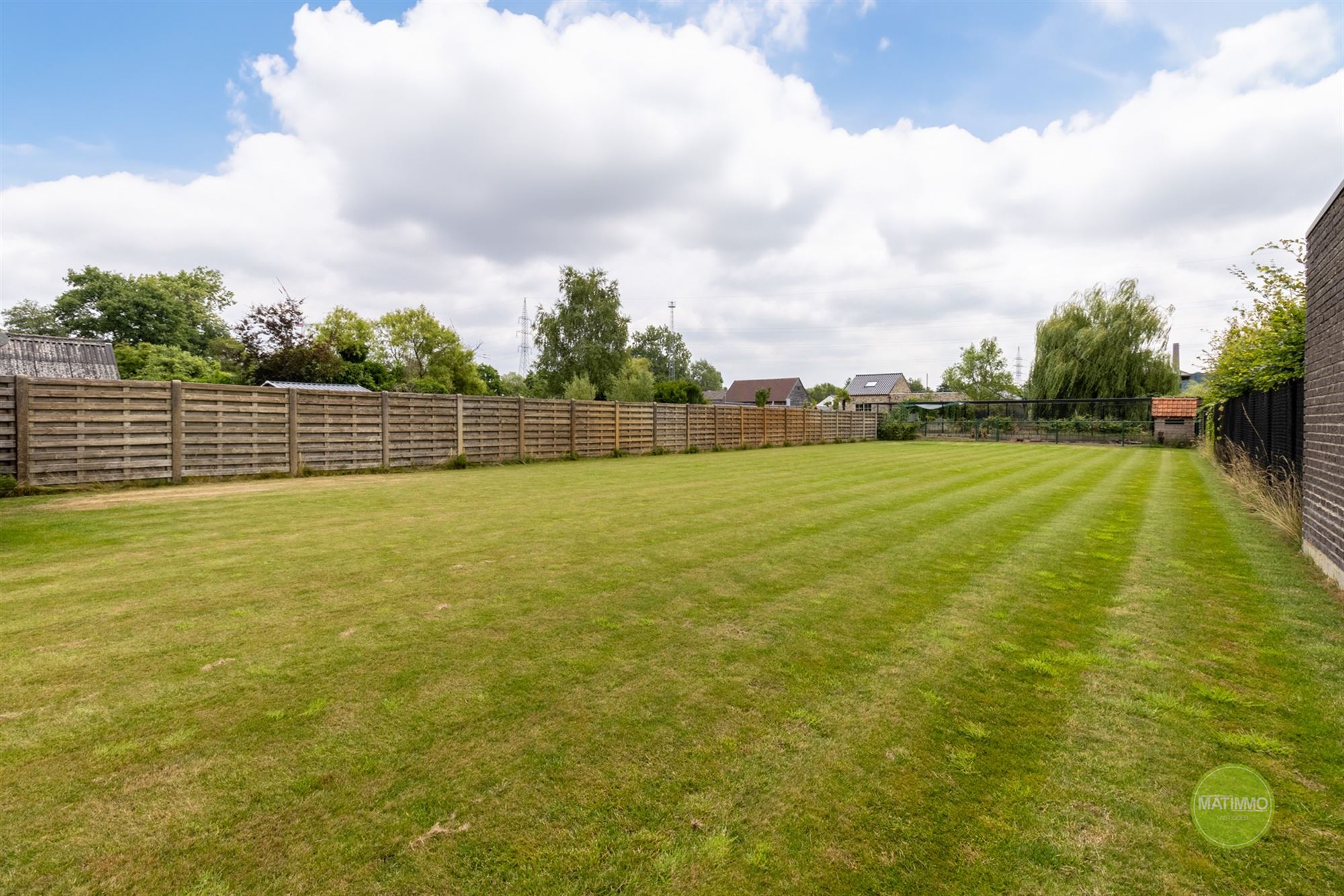 Instapklare gezinswoning met grote tuin in Balen-Wezel foto 2