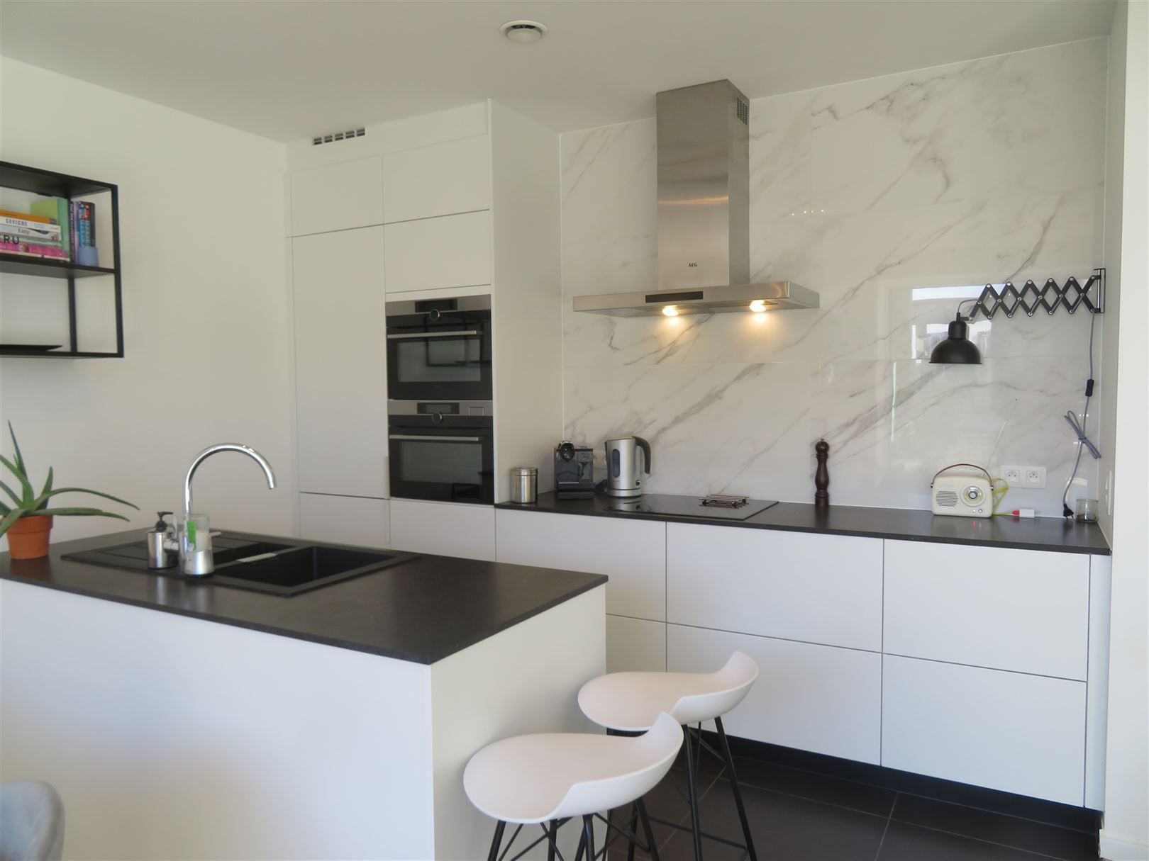 Luxueus gemeubeld 2-slaapkamerappartement op het Nieuw Zuid foto 6