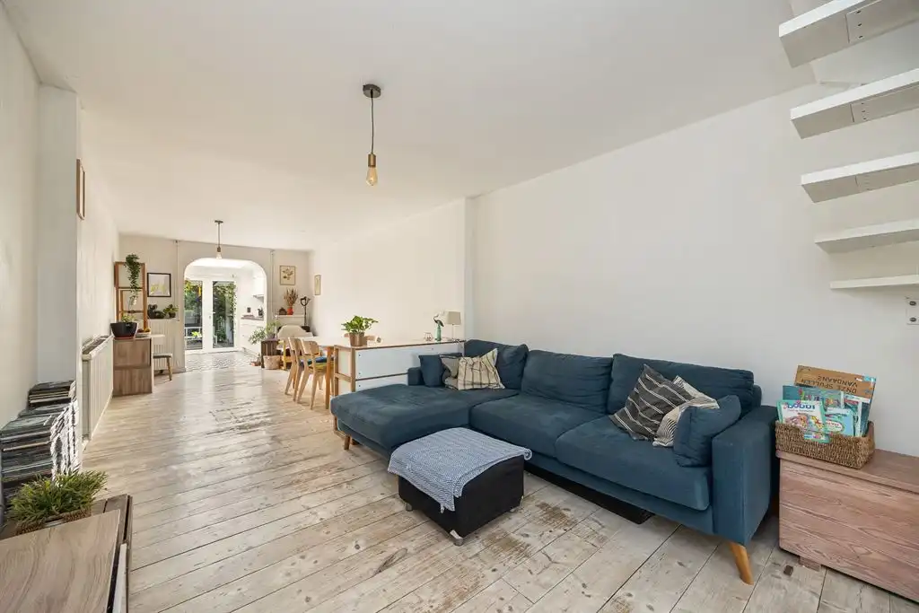 Instapklare woning met groene tuin foto 2