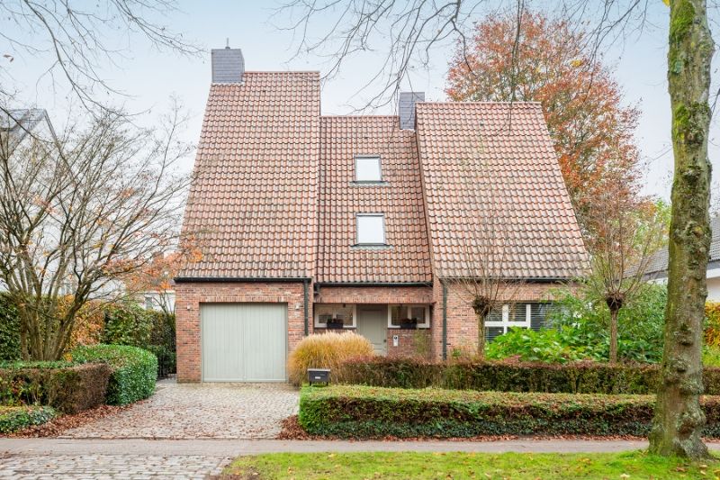 Instapklaar, villa met een zee van ruimte op toplocatie! foto {{pictureIndex}}