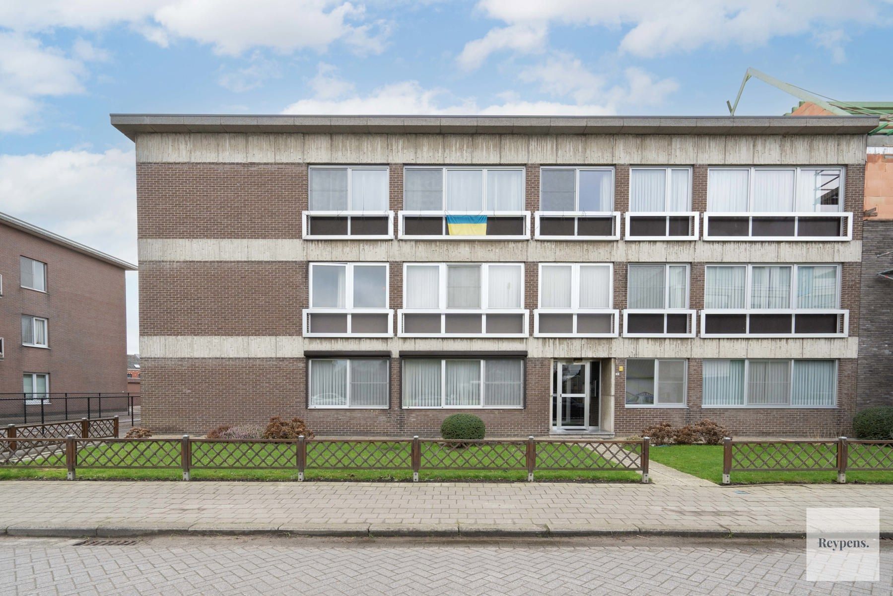 Hoofdfoto van de publicatie: Gelijkvloers appartement met garagebox in het centrum