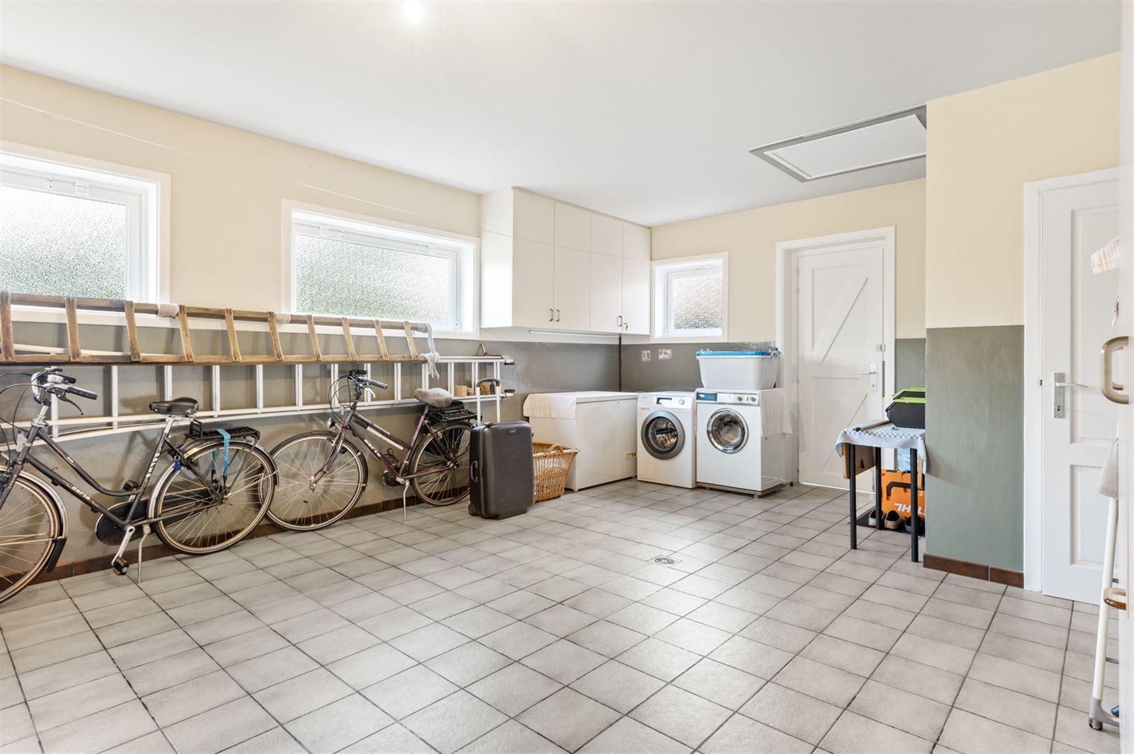 Prima onderhouden woning met 4 slaapkamers en prachtige tuin. foto 19