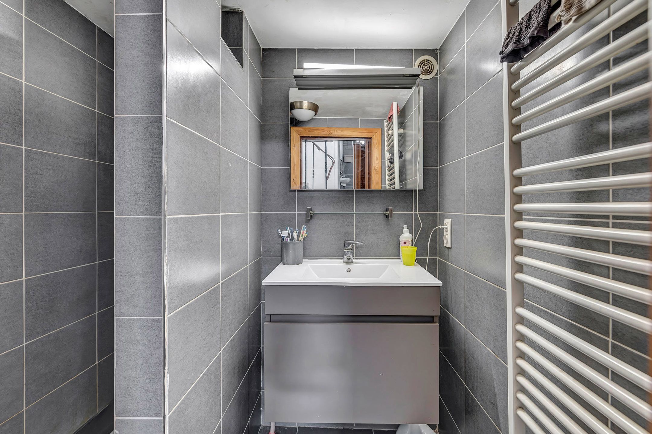 Opbrengsteigendom: Handelsruimte met 3 slpk app in centrum foto 25