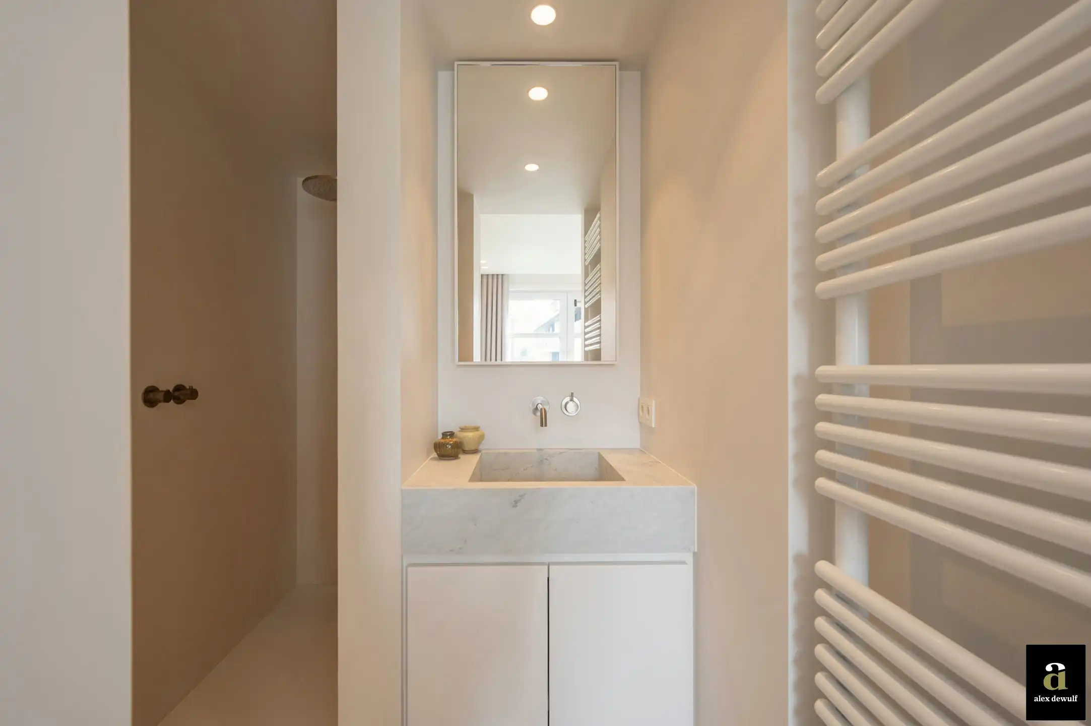 Uitstekend gelegen en stijlvol gerenoveerd appartement met goed zeezicht in villaresidentie [Kustlaan - Knokke Zoute]. foto 35