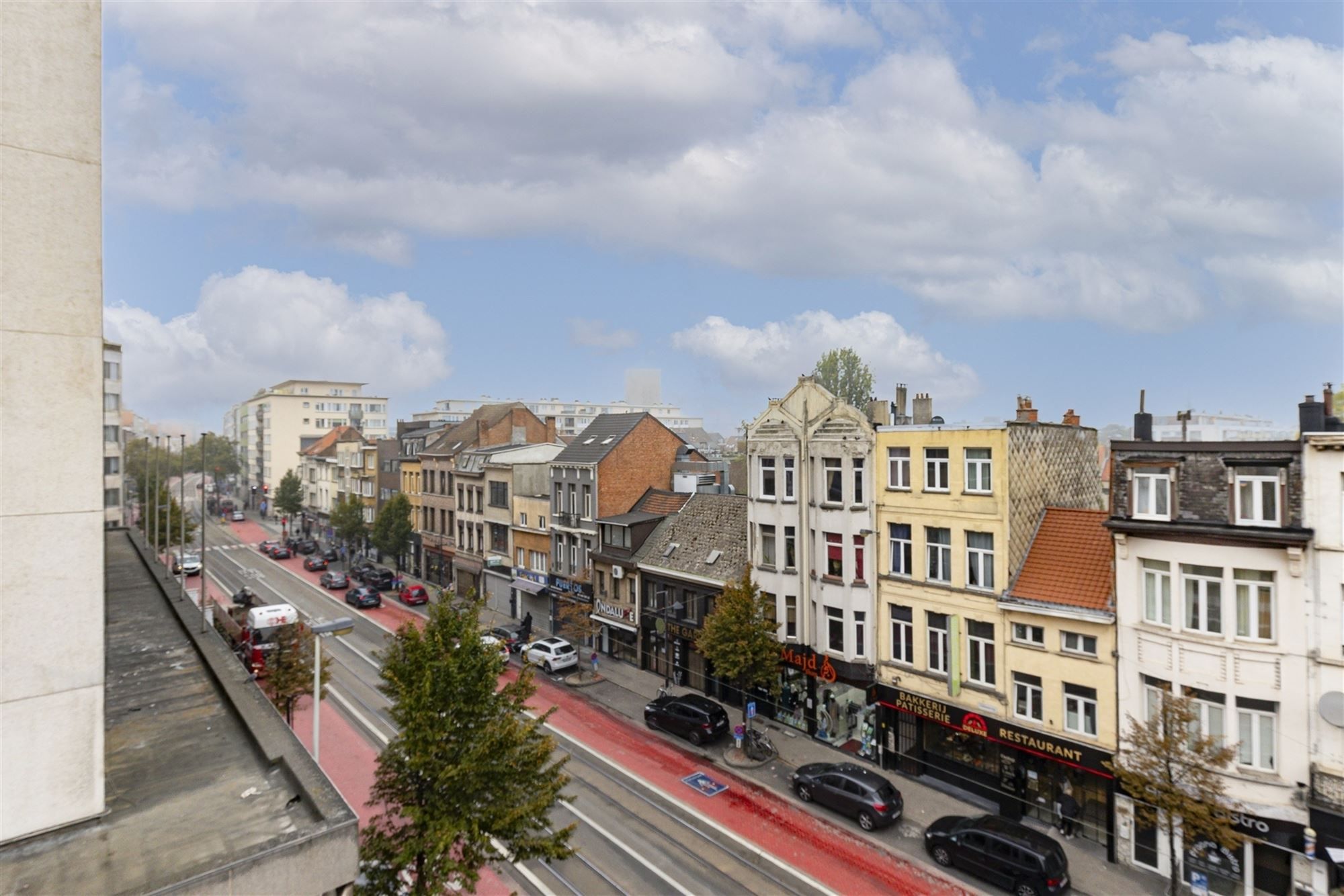 Instapklaar appt met zonovergoten living en 2 slk foto 18