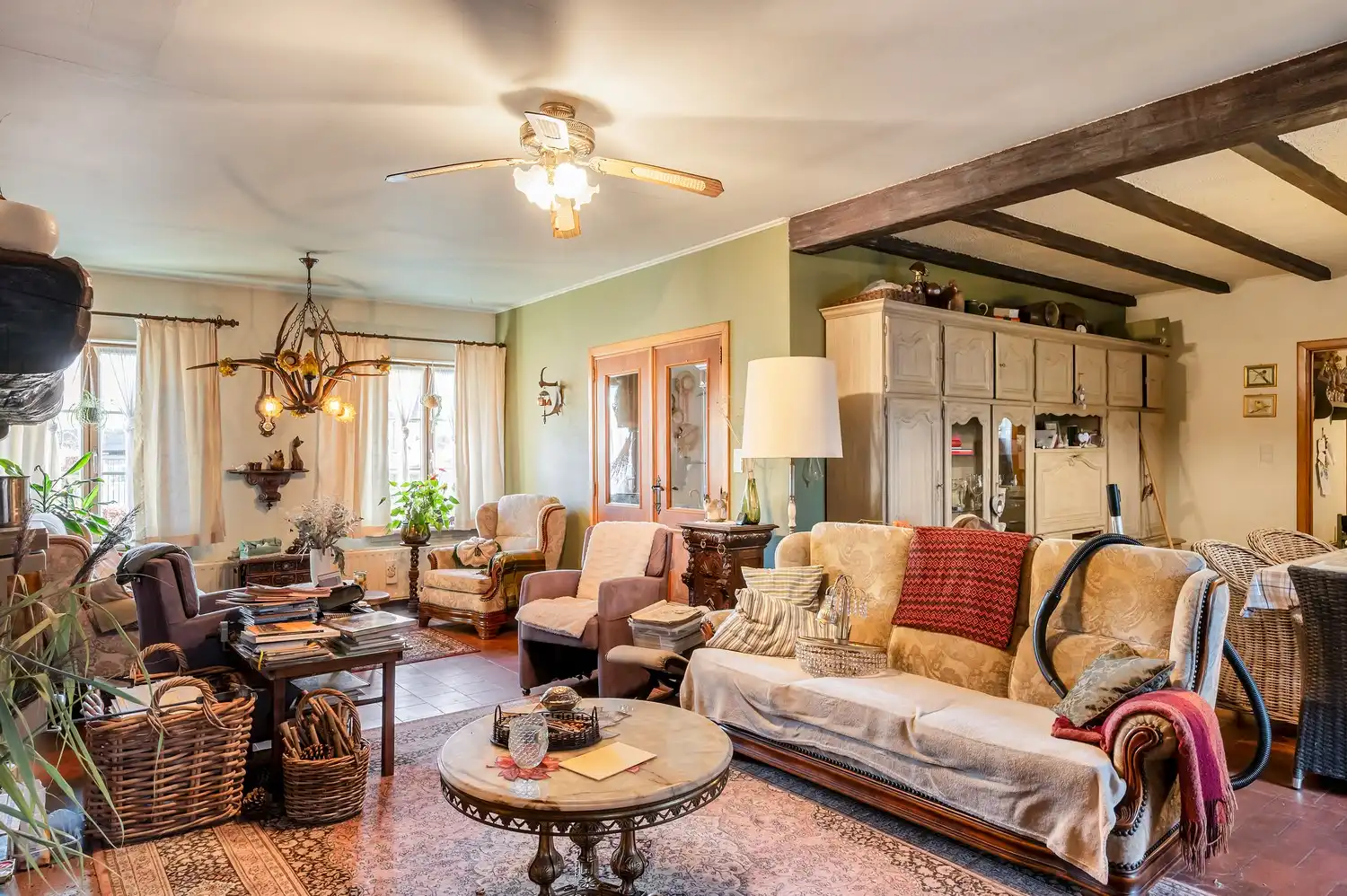 CHARMANTE WONING MET RUIME TUIN EN VIJVER I 4 SLPK I PUTTE foto 6