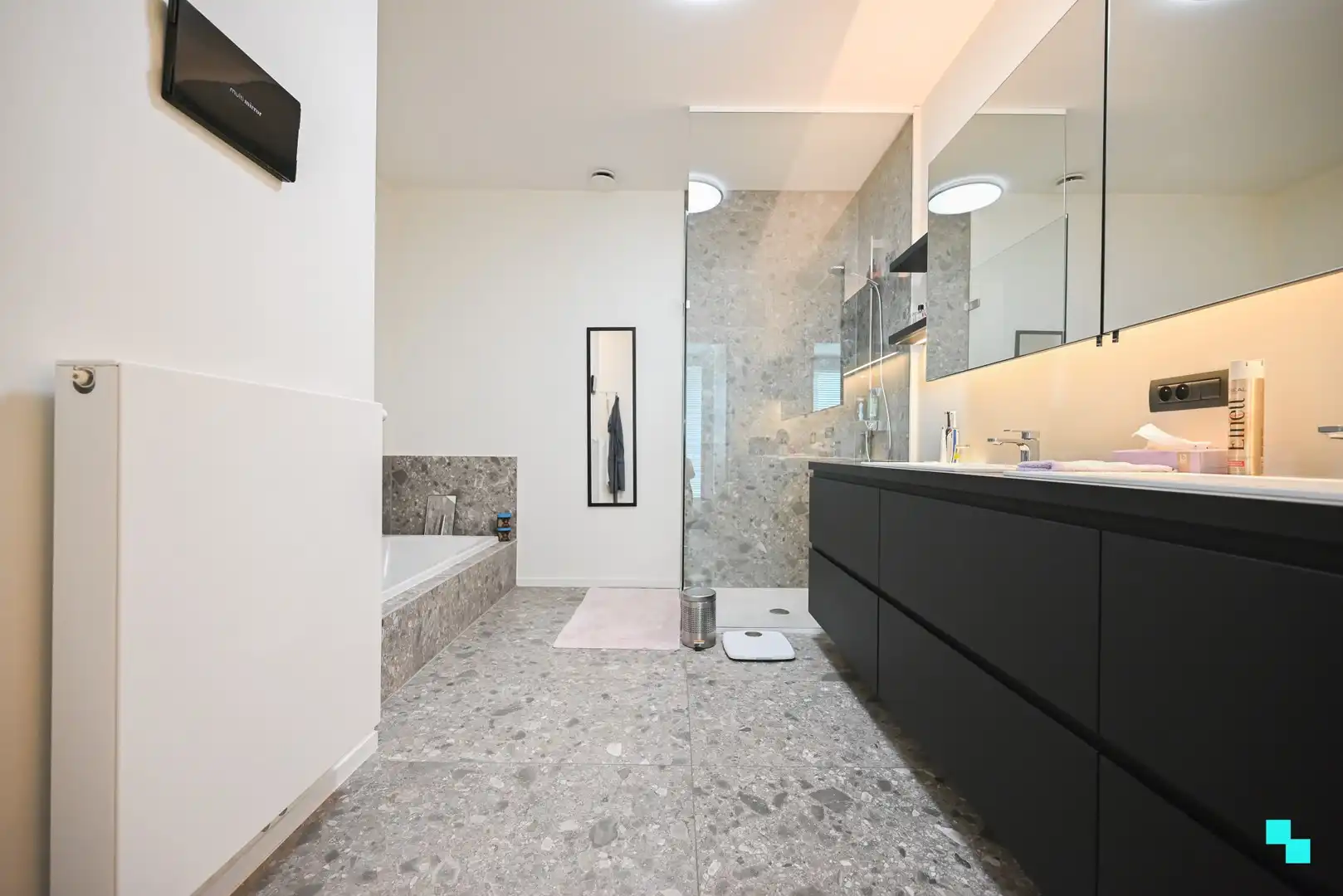 Uitzonderlijk hoogwaardig afgewerkt gelijkvloers appartement langs de Mandel foto 21