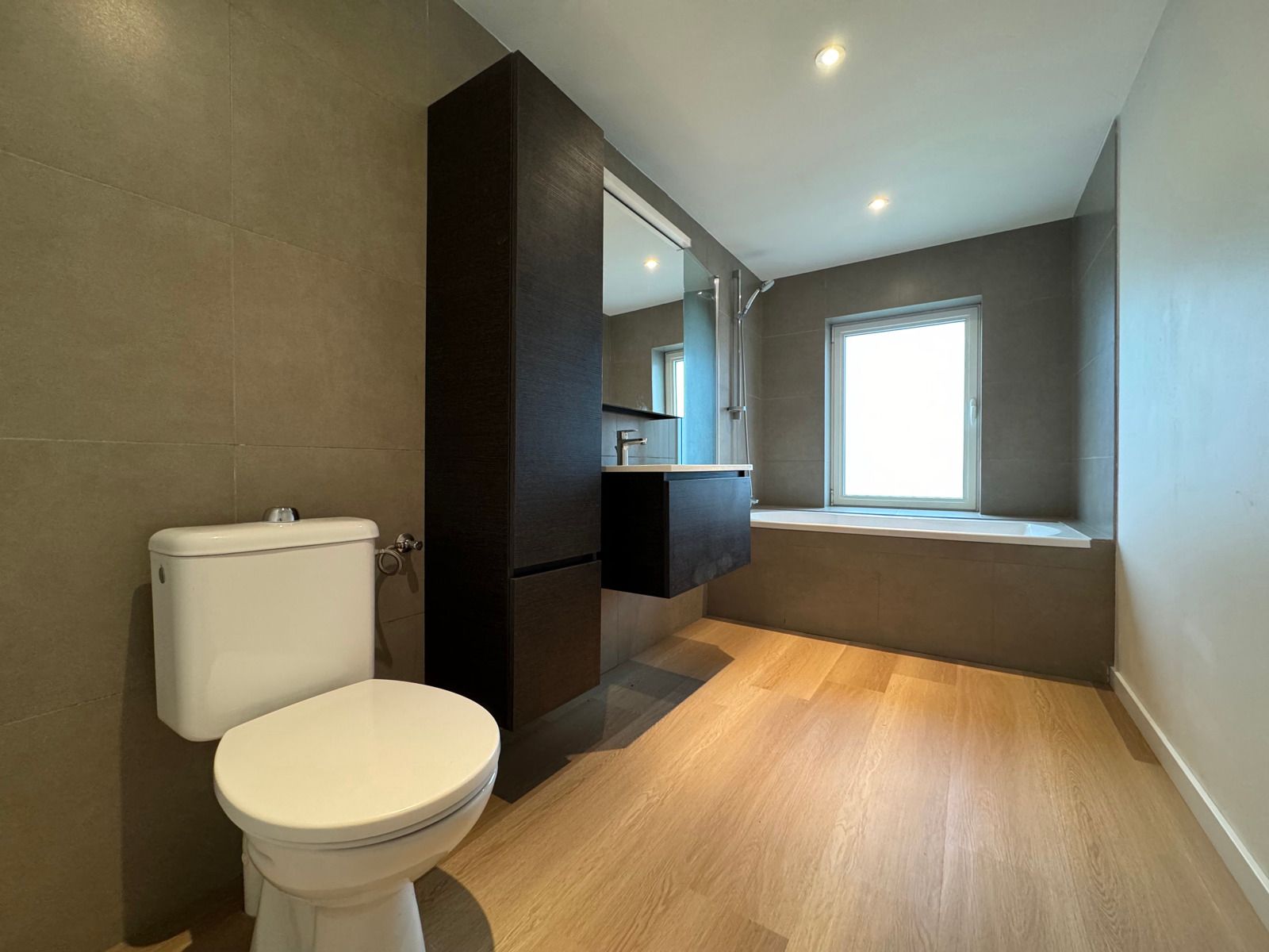 Te huur: gerenoveerd duplex appartement in centrum Aalst! foto 12