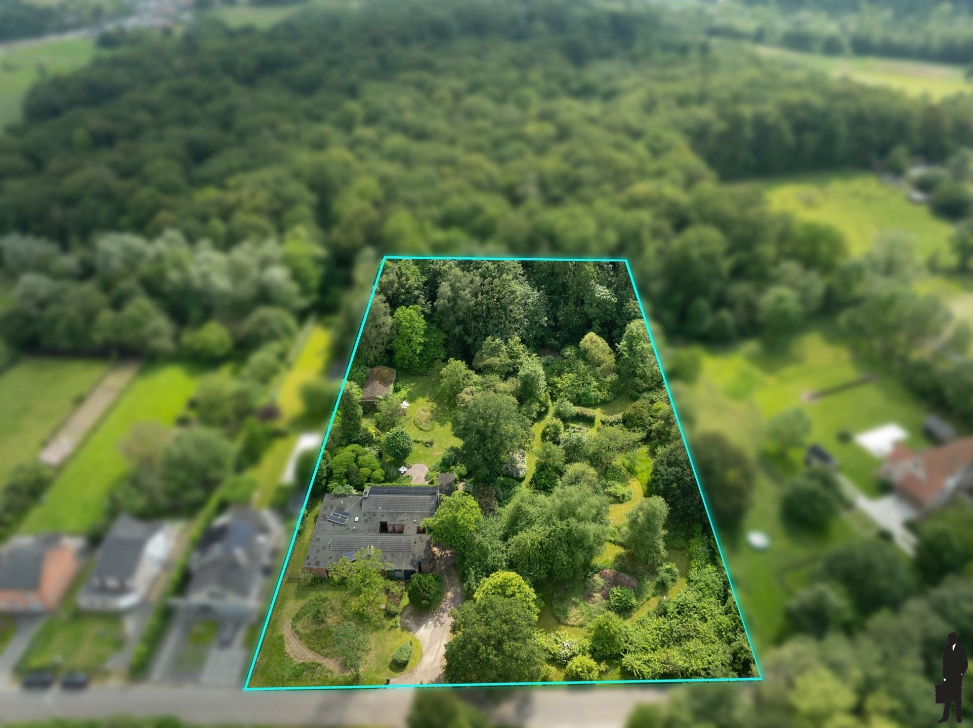 Uiterst charmante architectenwoning op toplocatie (Boshoek) foto 2