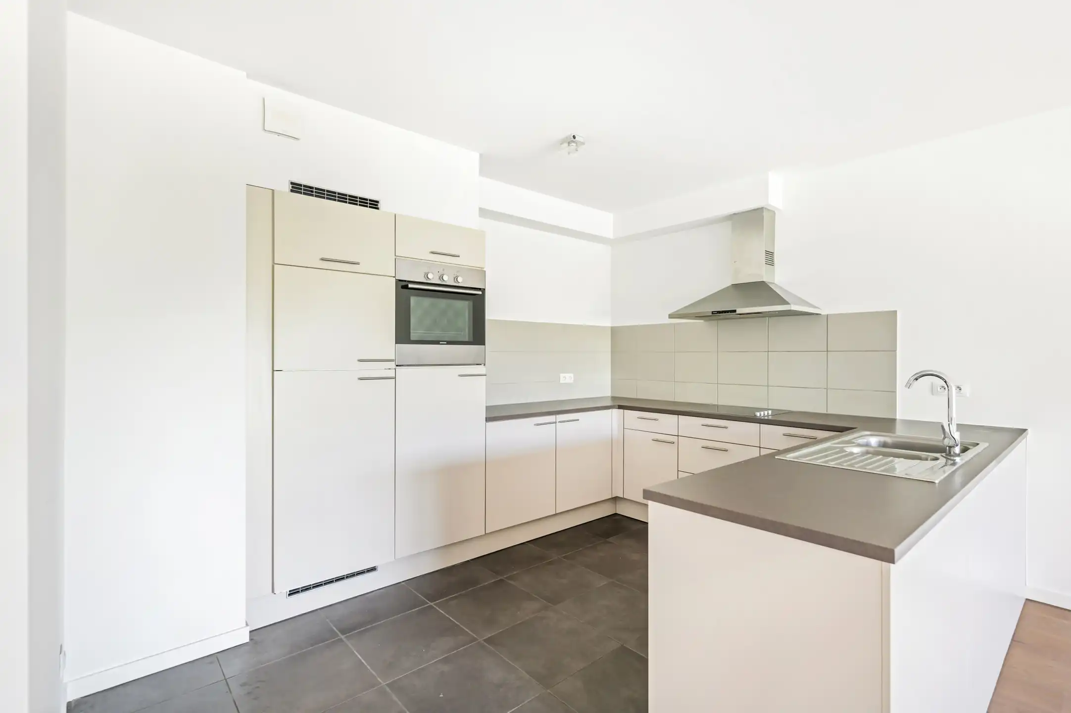Ruim 3-slaapkamerappartement met zicht op groen foto 8