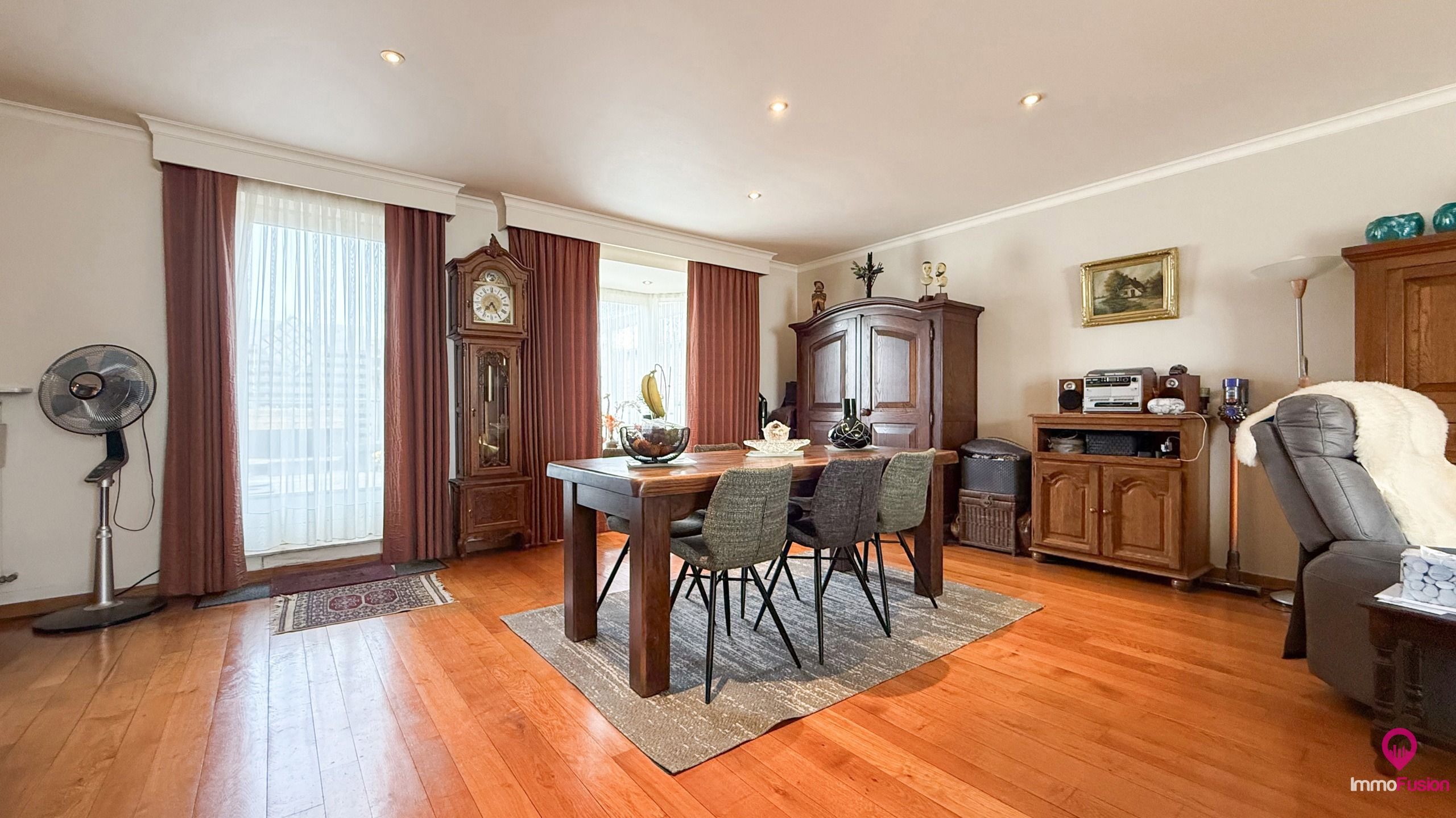 Ruim appartement met groot terras en garage!  foto 6