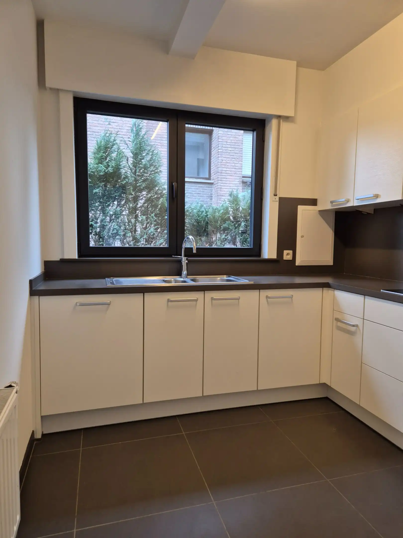 Gelijkvloers appartement met groot terras, tuin en garage. foto 8