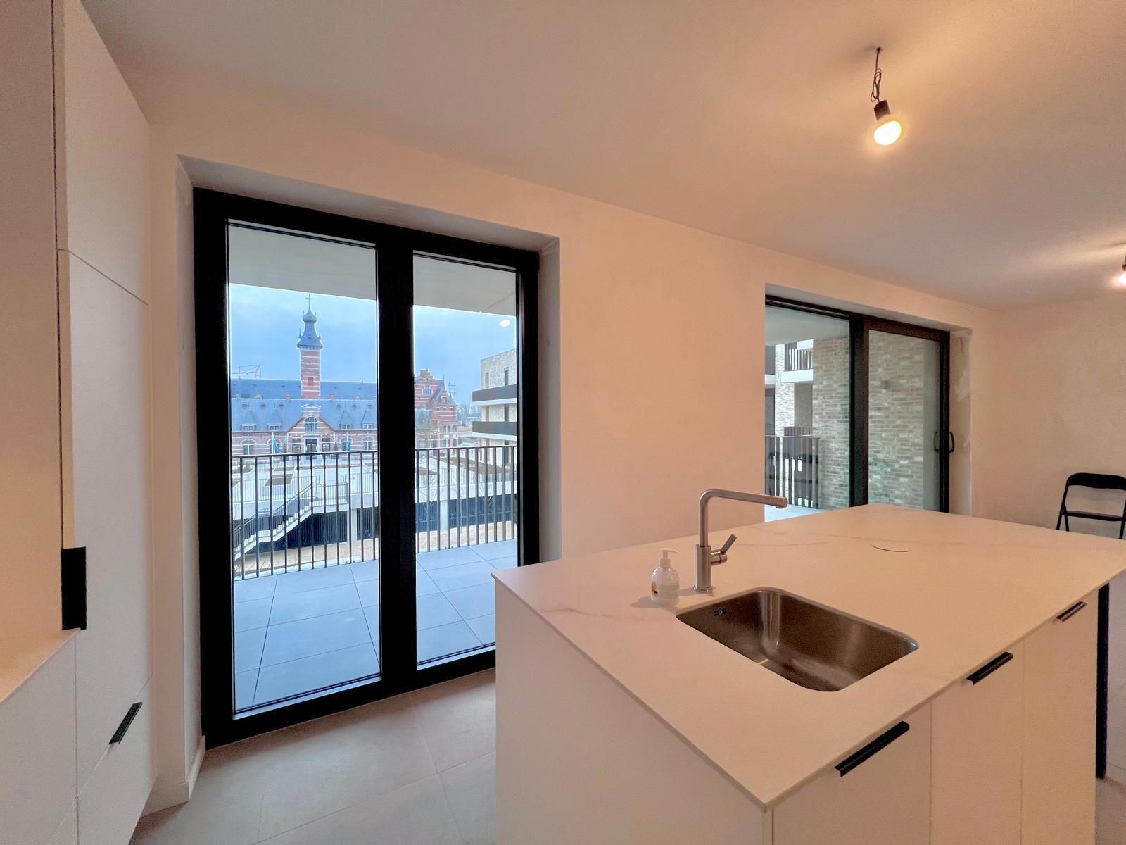 Licht, ruimte en comfort: nieuwbouwappartement met uniek zicht foto 8