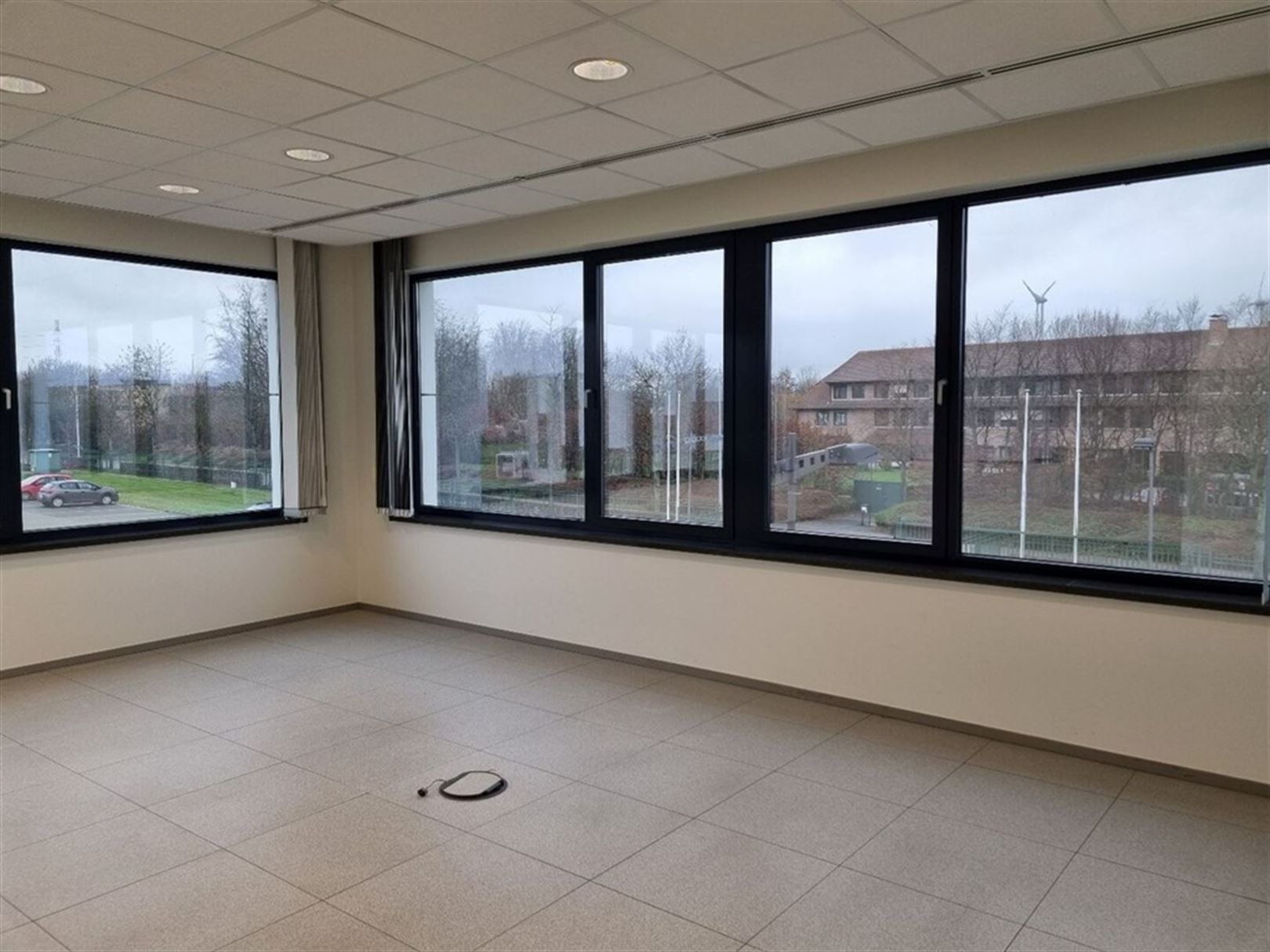 Kantoor te huur in Hasselt vanaf 527 m² met goede ligging foto 8