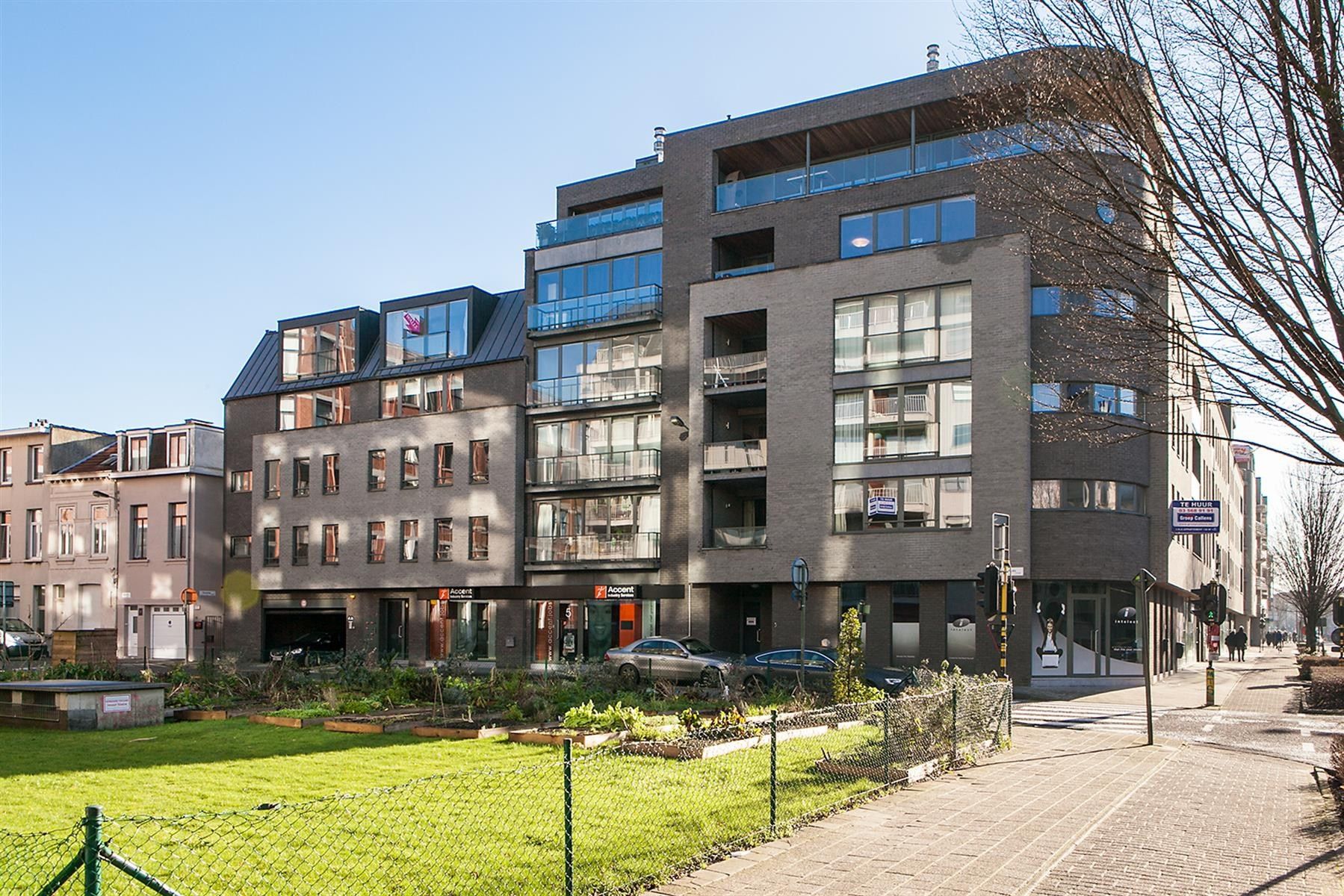 Mooi appartement met 2 slk en terras foto 2