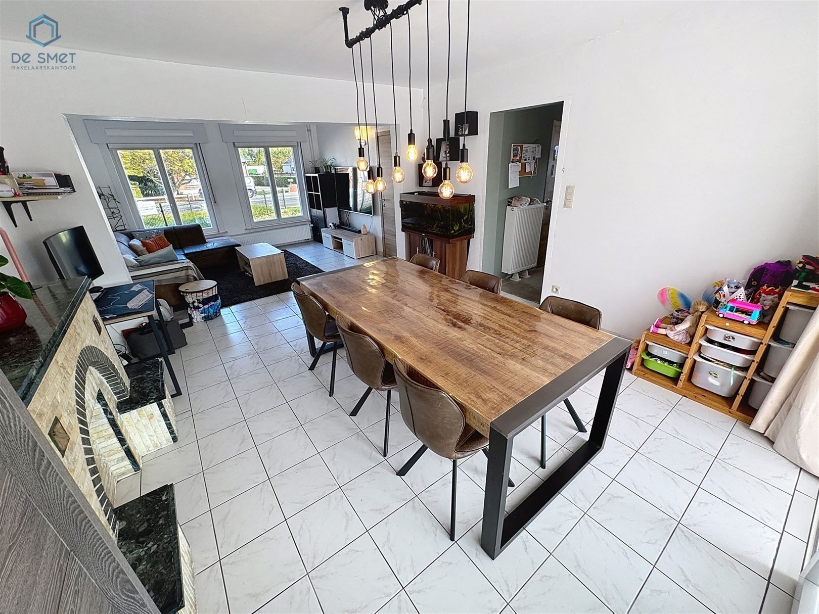 Instapklare gezinswoning met 3 slaapkamers, 2 badkamers, tuin en garage vlakbij het centrum van Geraardsbergen foto 2
