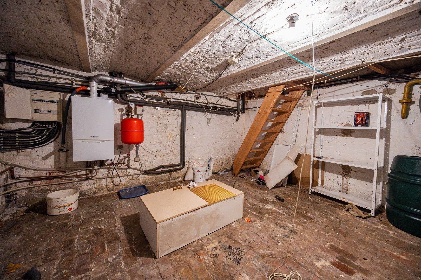 Te renoveren woning met 4 slpks en tuin te Huizingen foto 25