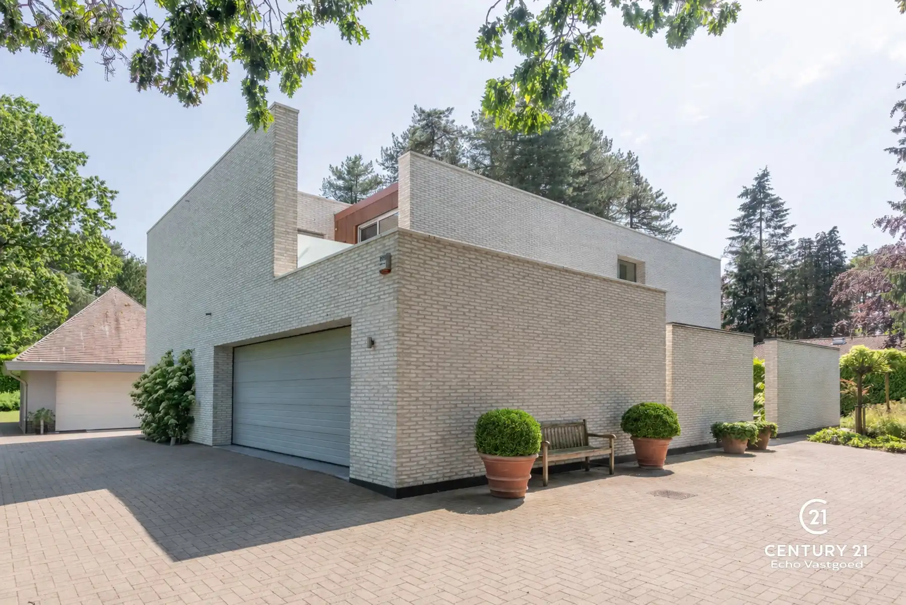 Exclusieve onderhouden architectenvilla in villawijk De Lint foto {{pictureIndex}}