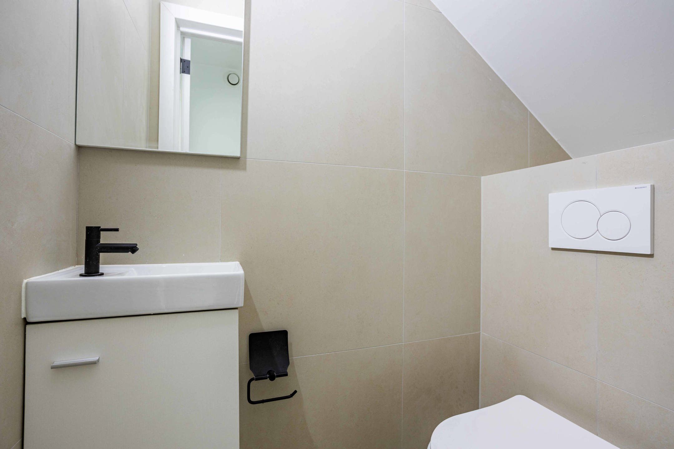 Prachtige nieuwbouwwoning omringd door groen en natuur. foto 13