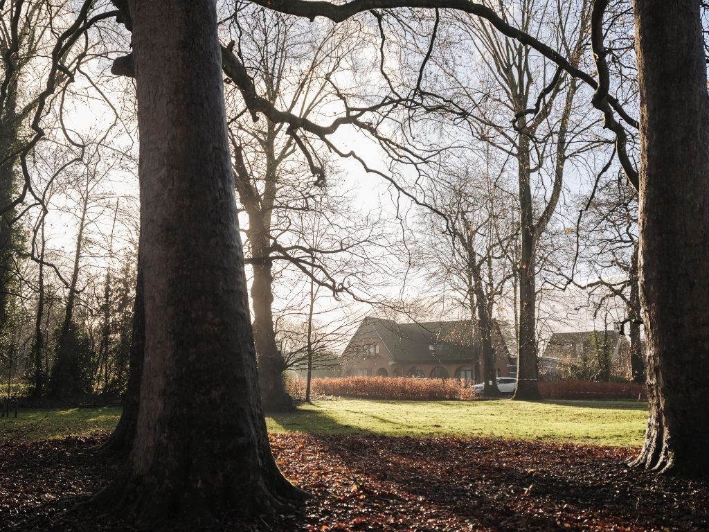 Vrijstaande villa (te renoveren) op slechts 50 meter van de Leie foto 2