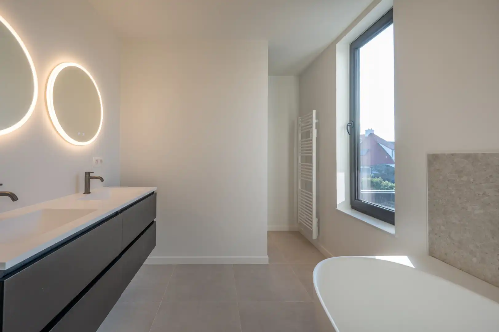 Volledig gerenoveerde en energiezuinige woning met prachtige diepe tuin foto 15