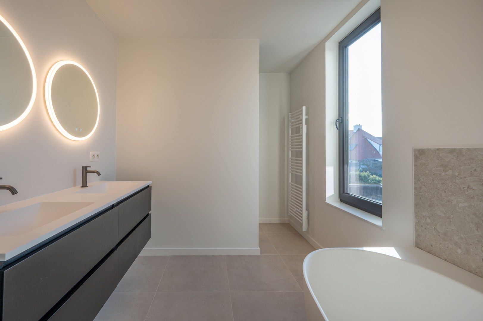 Volledig gerenoveerde en energiezuinige woning met prachtige diepe tuin foto 15