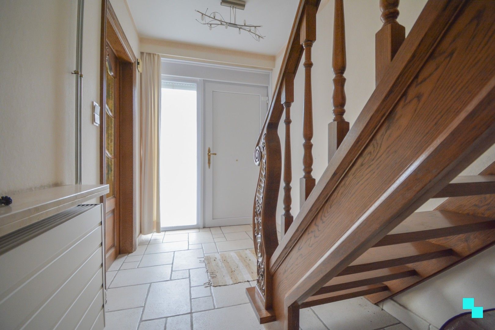 Verrassend ruime HOB met praktijk te Sint-Henricus foto 3