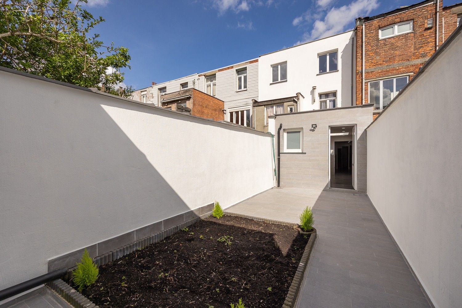 Gerenoveerde woning met 4 slaapkamers foto 7