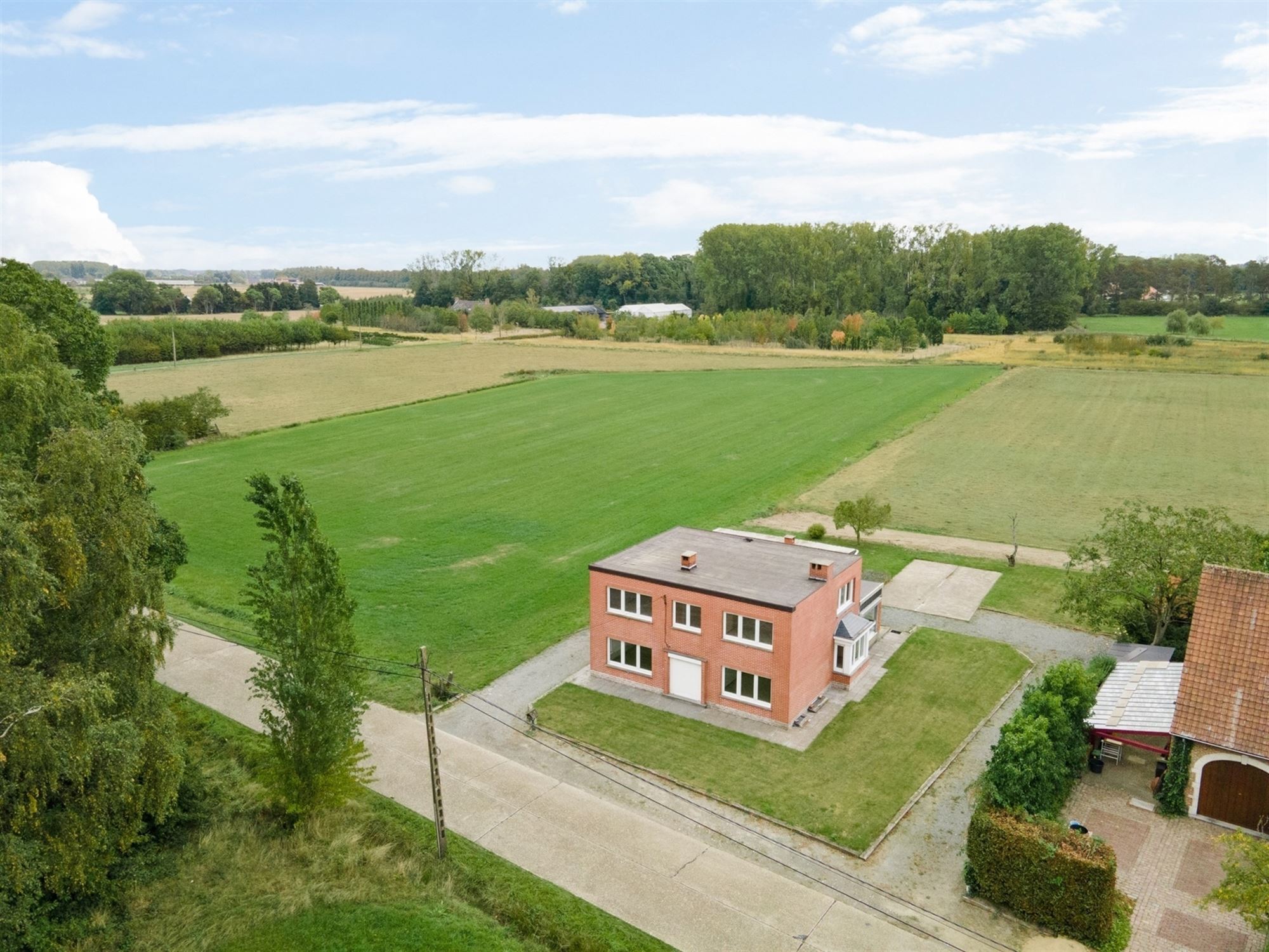 Hoofdfoto van de publicatie: Te renoveren woning met 5 slpks te Koningshooikt