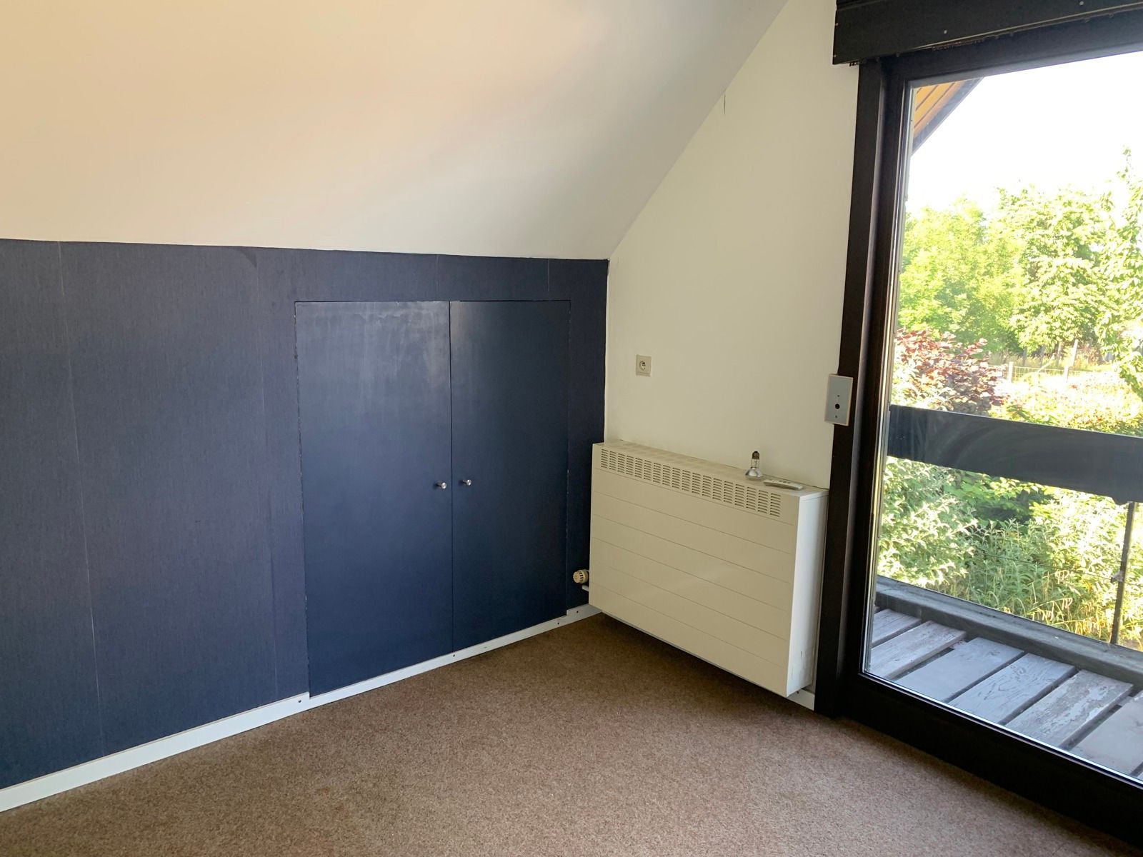 RUIME WONING MET 3 SLAAPKAMERS EN PRACHTIGE TUIN foto 14