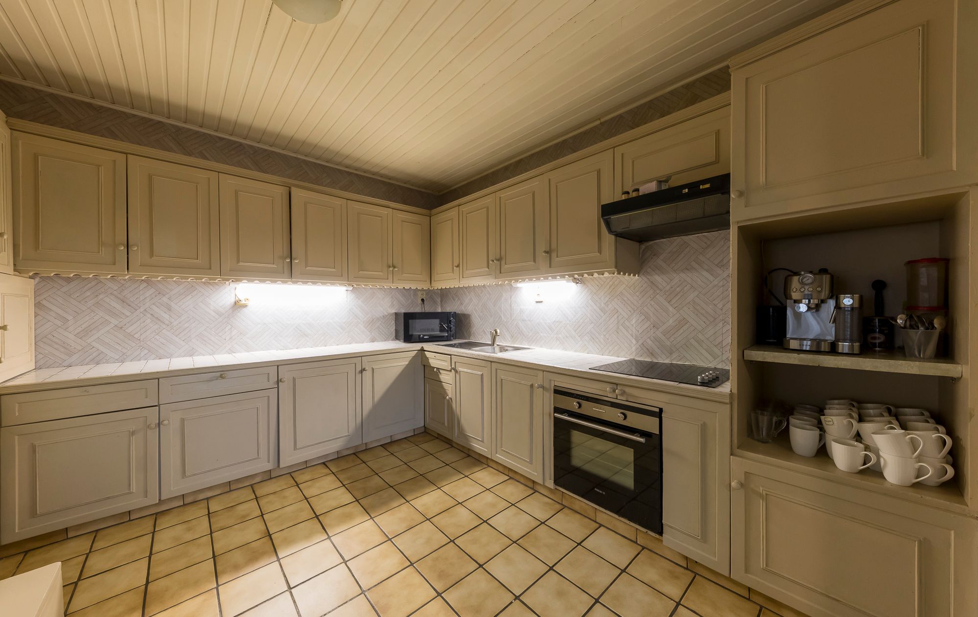 TE KOOP: Goed gelegen (halfopen) woning met bijgebouw van 90m2 te Lanklaar foto 23