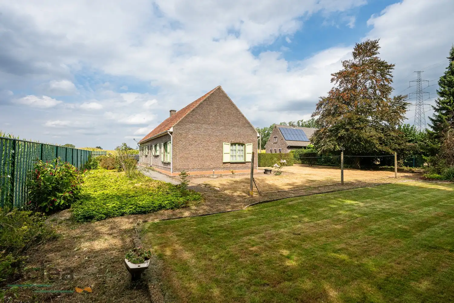 Te renoveren open bebouwing met landelijke ligging foto 40