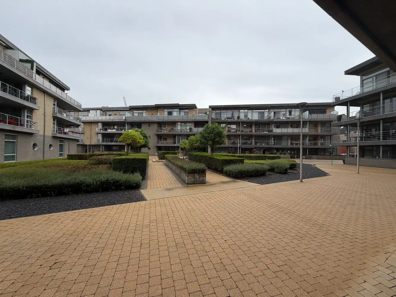 Gelijkvloers appartement met 2 slaapkamers en overdekt terras in hartje Zonhoven foto 13