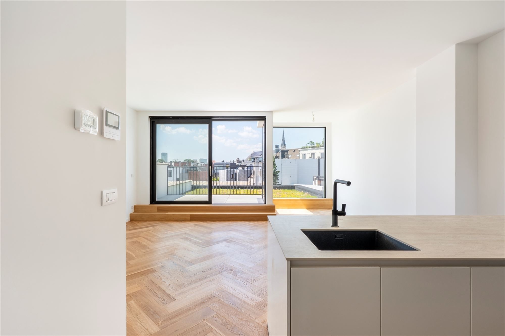 Gerenoveerde penthouse met ruim terras foto 3