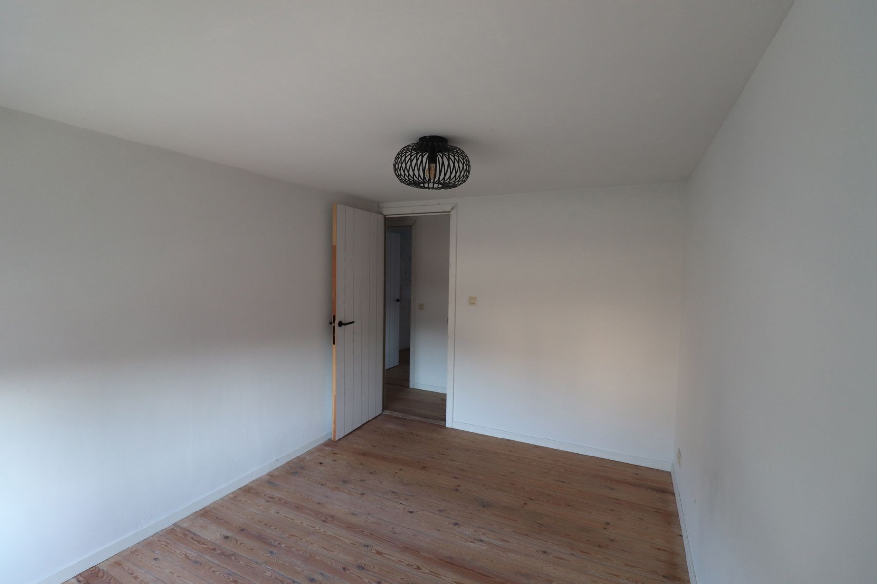 Een gerenoveerde woning met 3 slaapkamers en tuin.  foto 12