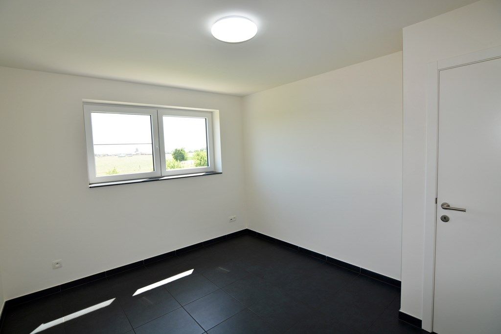 Halfvrijstaande nieuwbouwwoning met 3 slpks en dressing op perceel van 4a 88ca. foto 17