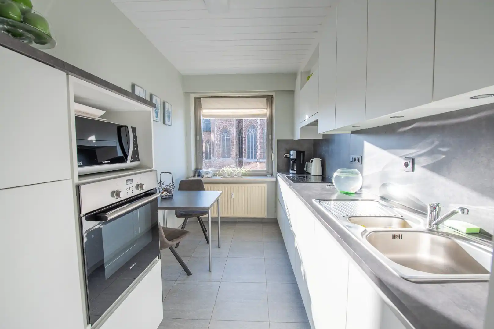 Instapklaar 2-slaapkamerappartement in centrum Zulte met garage! foto 4