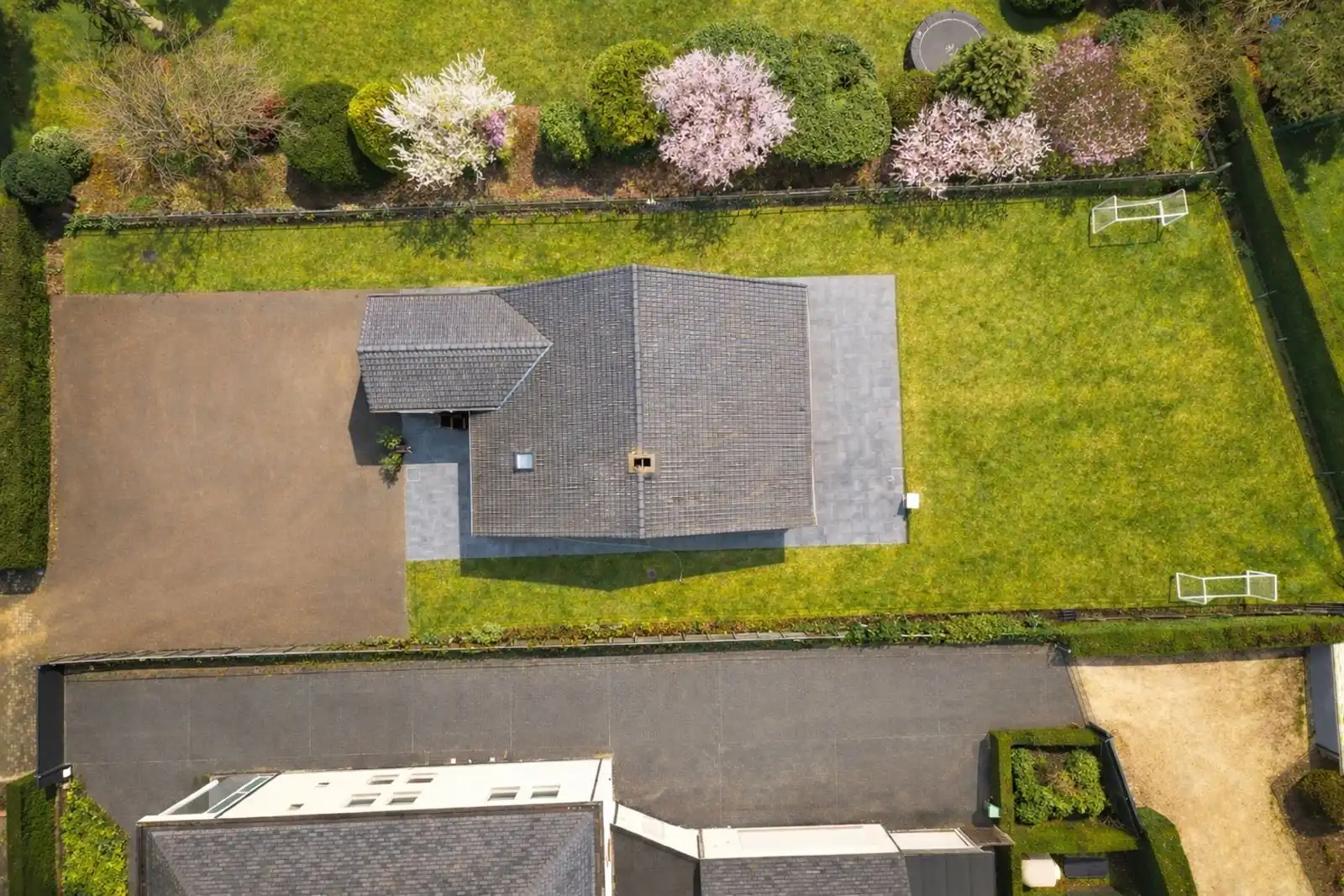 Luxueus afgewerkte villa met 5 slaapkamers in Leerne! foto 24