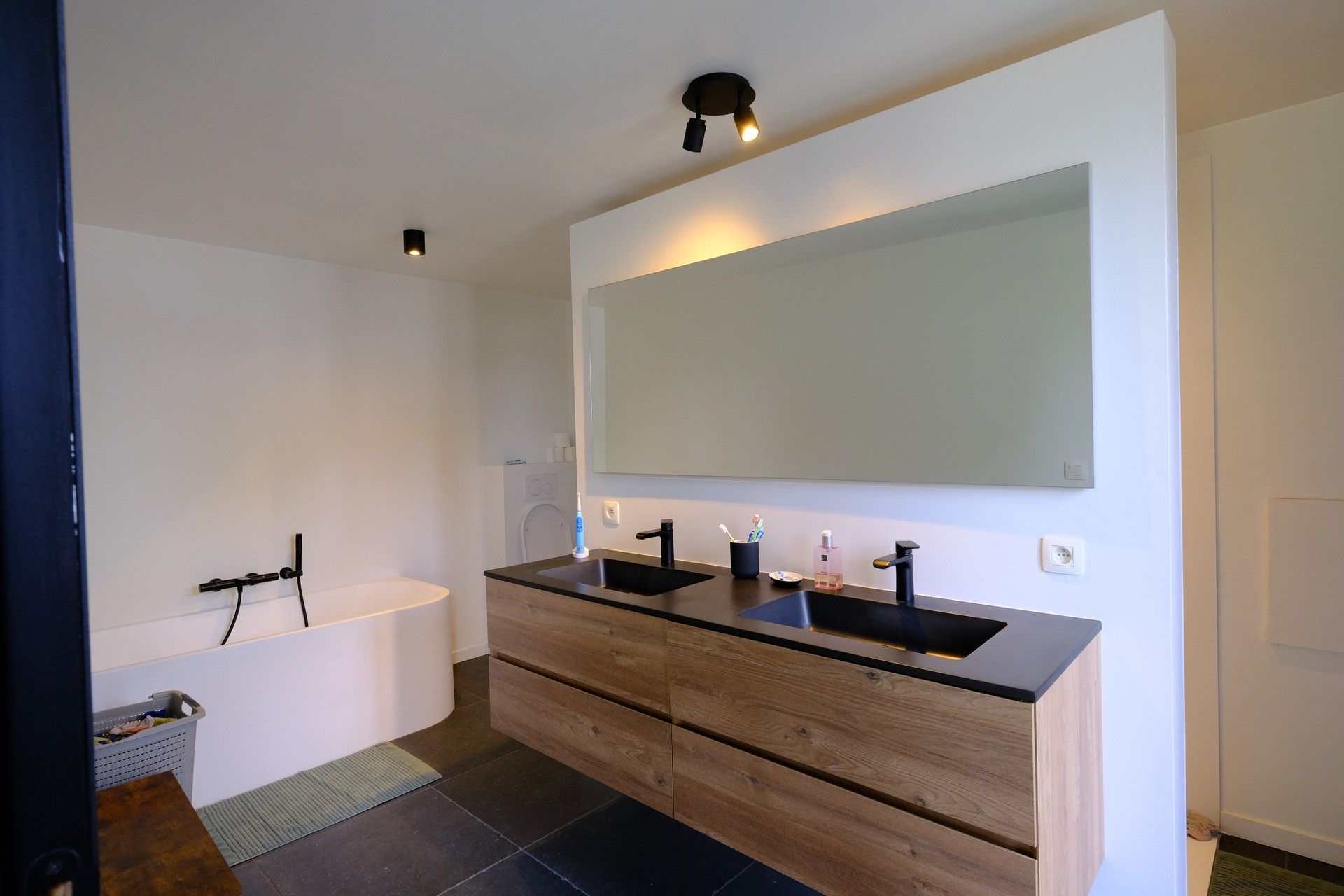 Rustig gelegen ruime woning in Lummen foto 14