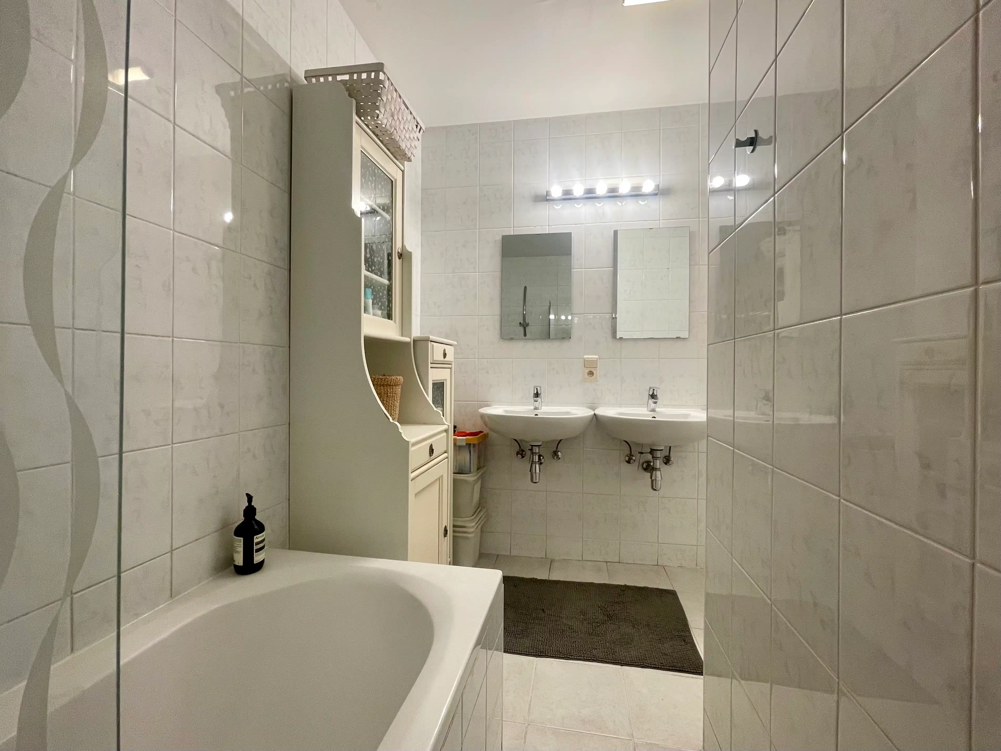 Lichtrijk appartement met zicht op het Groenplein foto 13