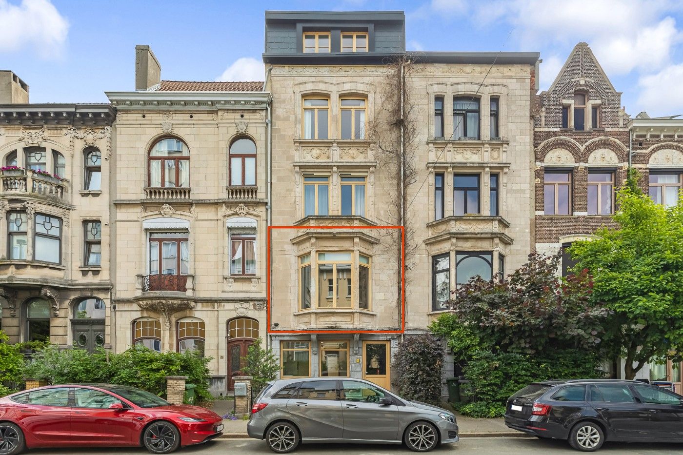 Goed gelegen, mooi gerenoveerd appartement op 1ste verd. met 2 slpk. en balkon foto {{pictureIndex}}