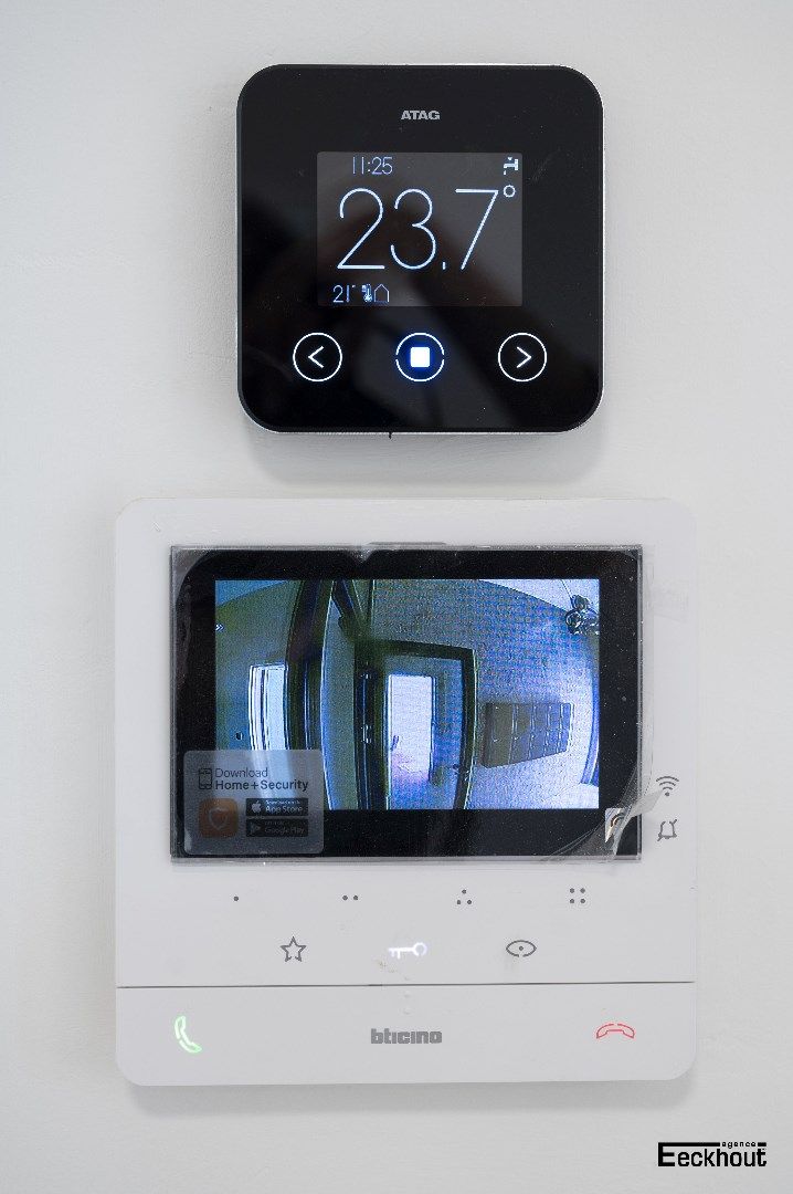 Instapklaar handelspand in de klassevolle vernieuwbouw 'Residentie Derycker'. foto 10