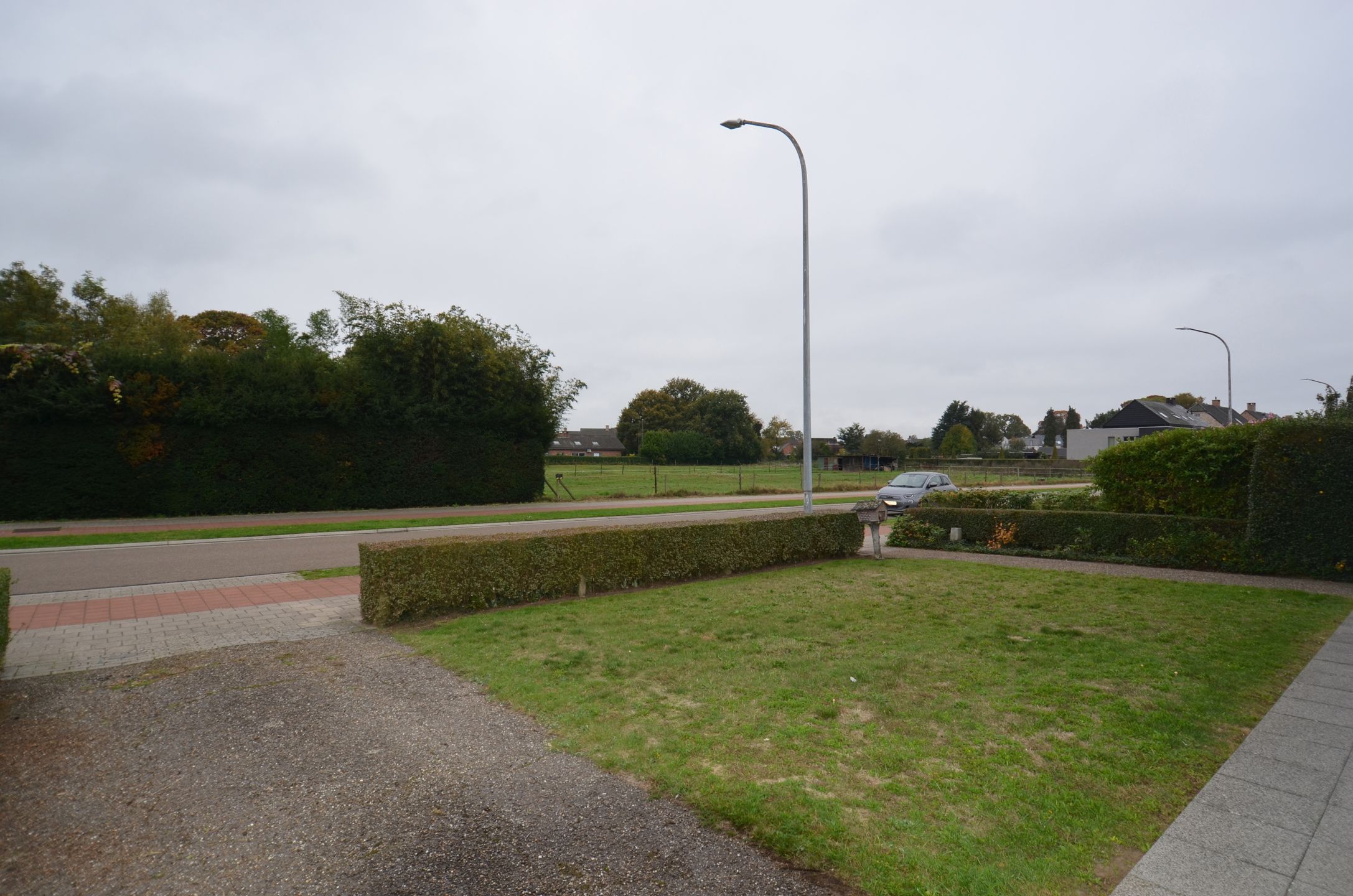 Te renoveren woning op rustige locatie foto 2